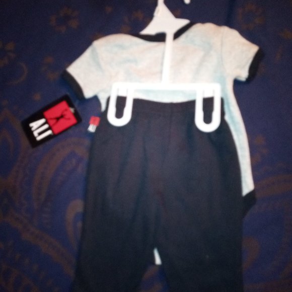 Muhammad Ali Bumble Bee 2-Piece Baby Set - Picture 4 of 5